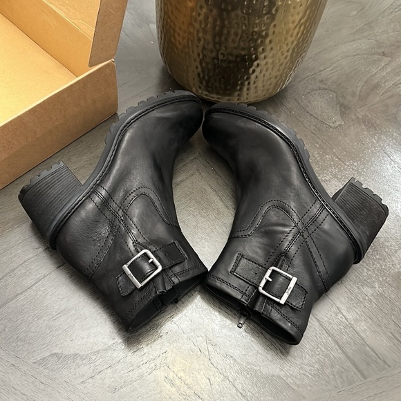 ZODIAC Women's Gannet Lug Sole Boots - Picture 5 of 11